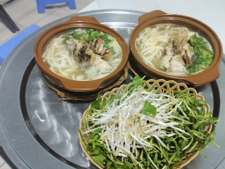 Bánh Canh Cá Lóc Nồi Đất Phương Trang - Sự Kết Hợp Hoàn Hảo của Hương Vị và Truyền Thống ở Vũng Tàu